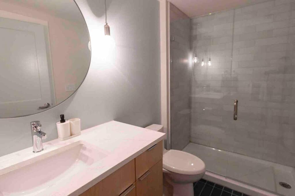 Spacious 2 Bed 2 Bath Downtown Otr Condo Minutes Walk To The Reds Bengals Stadium & More! Cincinnati Exterior photo